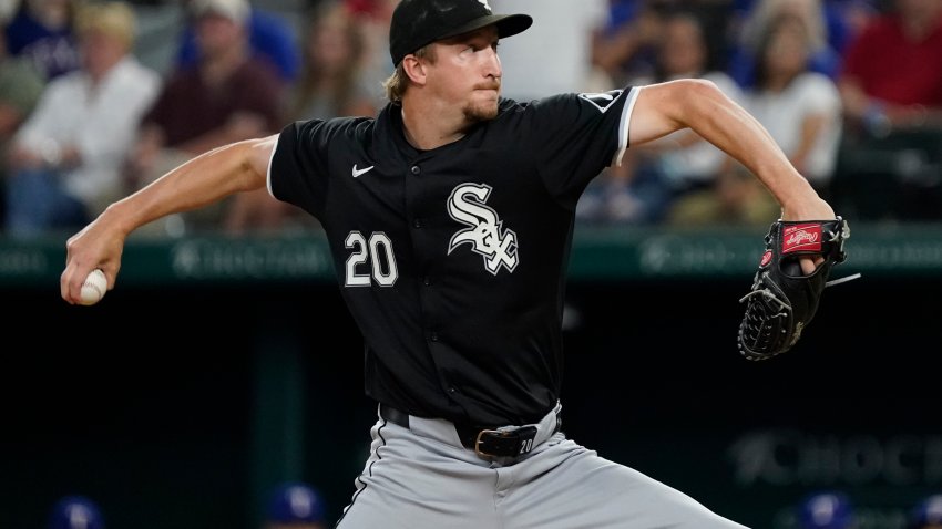 Jul 22, 2024; Arlington, Texas, USA; Chicago White Sox starting pitcher Erick Fedde (20) throws to the plate during the first inning against the Texas Rangers at Globe Life Field. Mandatory Credit: Raymond Carlin III-USA TODAY Sports