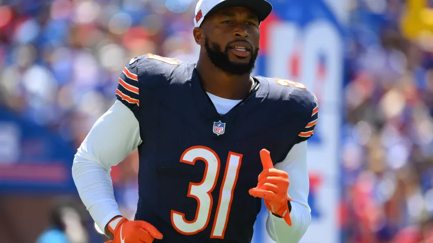 ORCHARD PARK, NEW YORK – AUGUST 10: Kevin Byard III #31 of the Chicago Bears jogs on the field prior to a preseason game against the Buffalo Bills at Highmark Stadium on August 10, 2024 in Orchard Park, New York. The Bears won 33-6. (Photo by Rich Barnes/Getty Images)