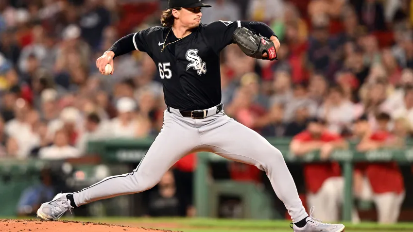 Sep 6, 2024; Boston, Massachusetts, USA; Chicago White Sox starting pitcher Davis Martin (65) pitches against the Boston Red Sox during the third inning at Fenway Park. Mandatory Credit: Brian Fluharty-Imagn Images