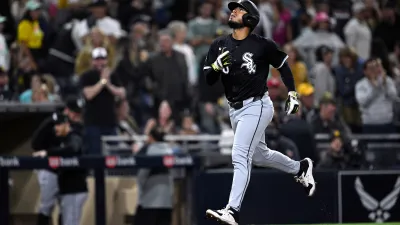 Lenyn Sosa's HR gives White Sox brief glimmer of hope in extra innings loss