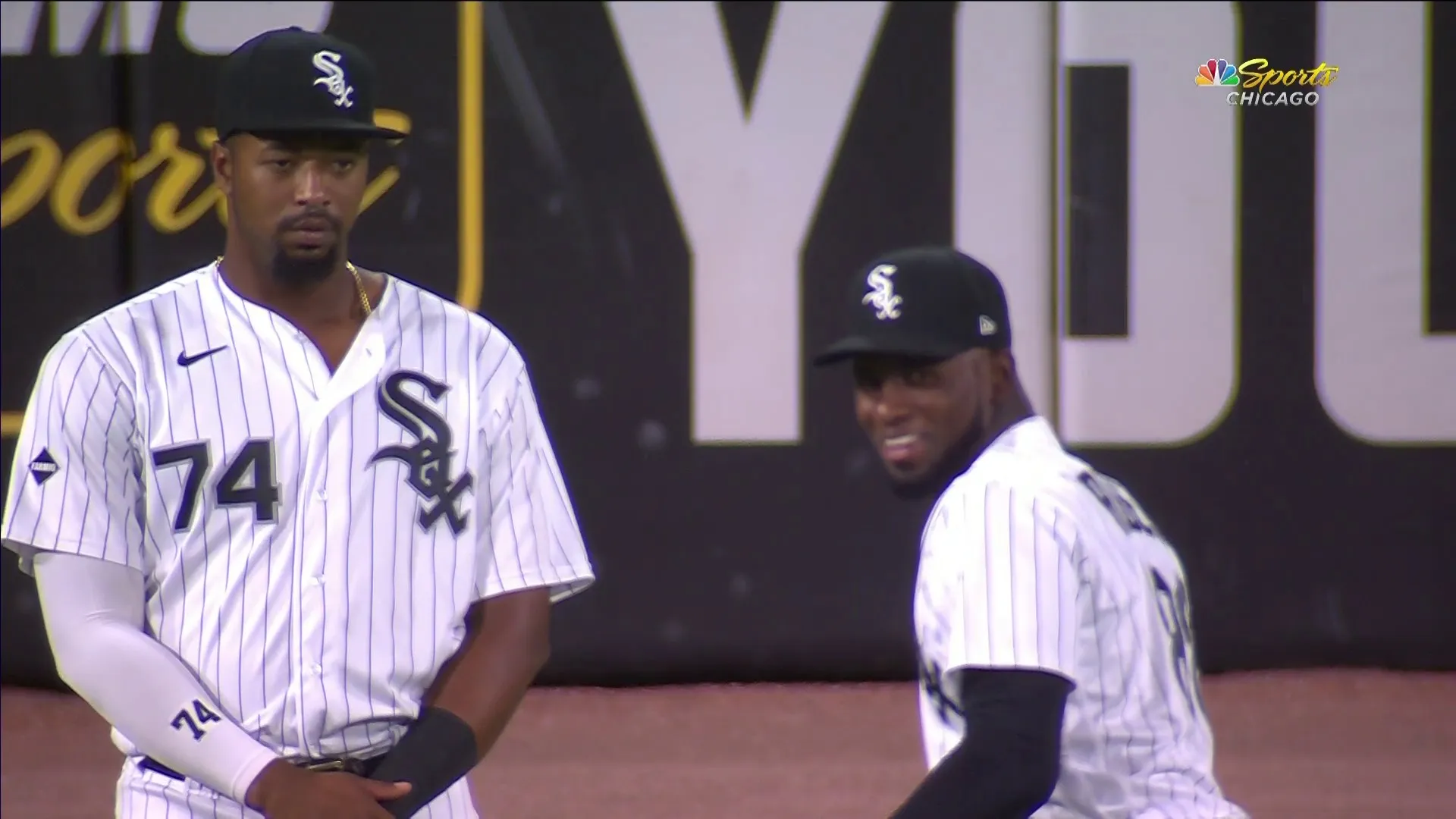 Luis Robert Jr. showing off humor, leadership for White Sox