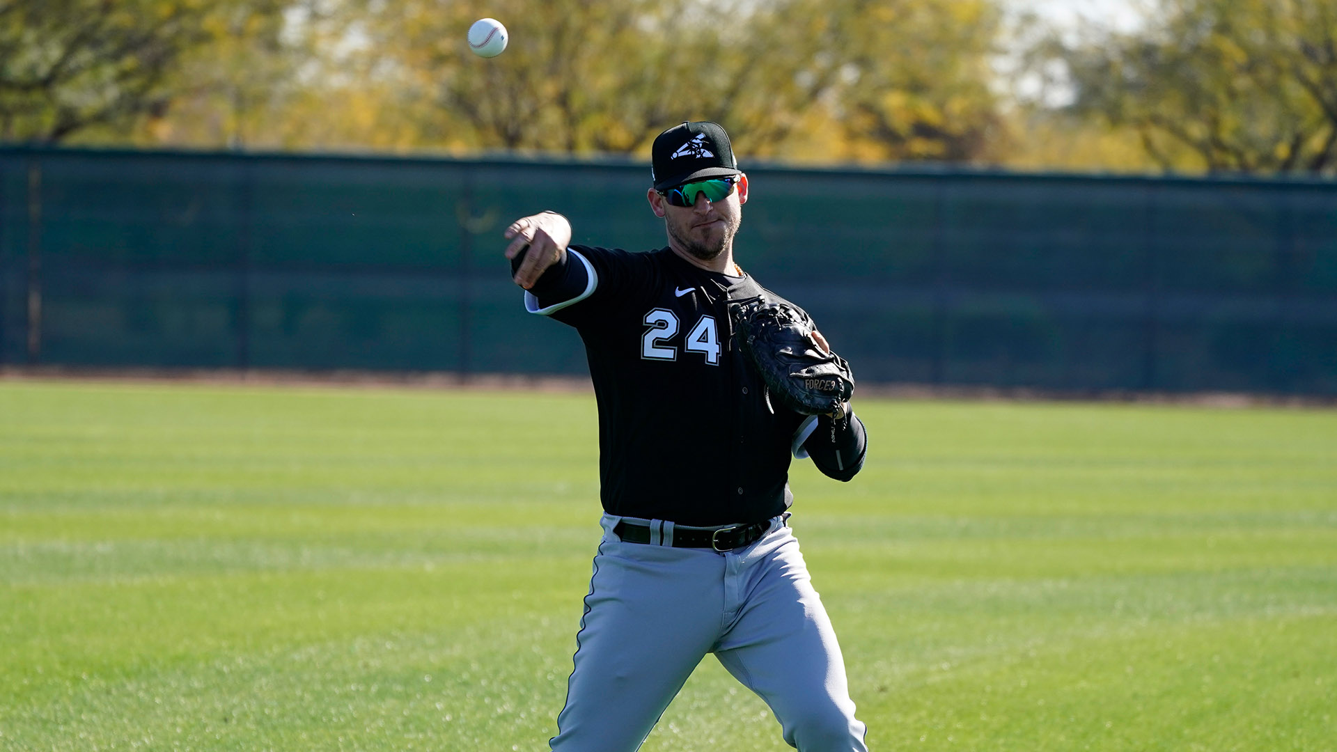 Edgar Navarro makes MLB debut with White Sox – NBC Sports Chicago