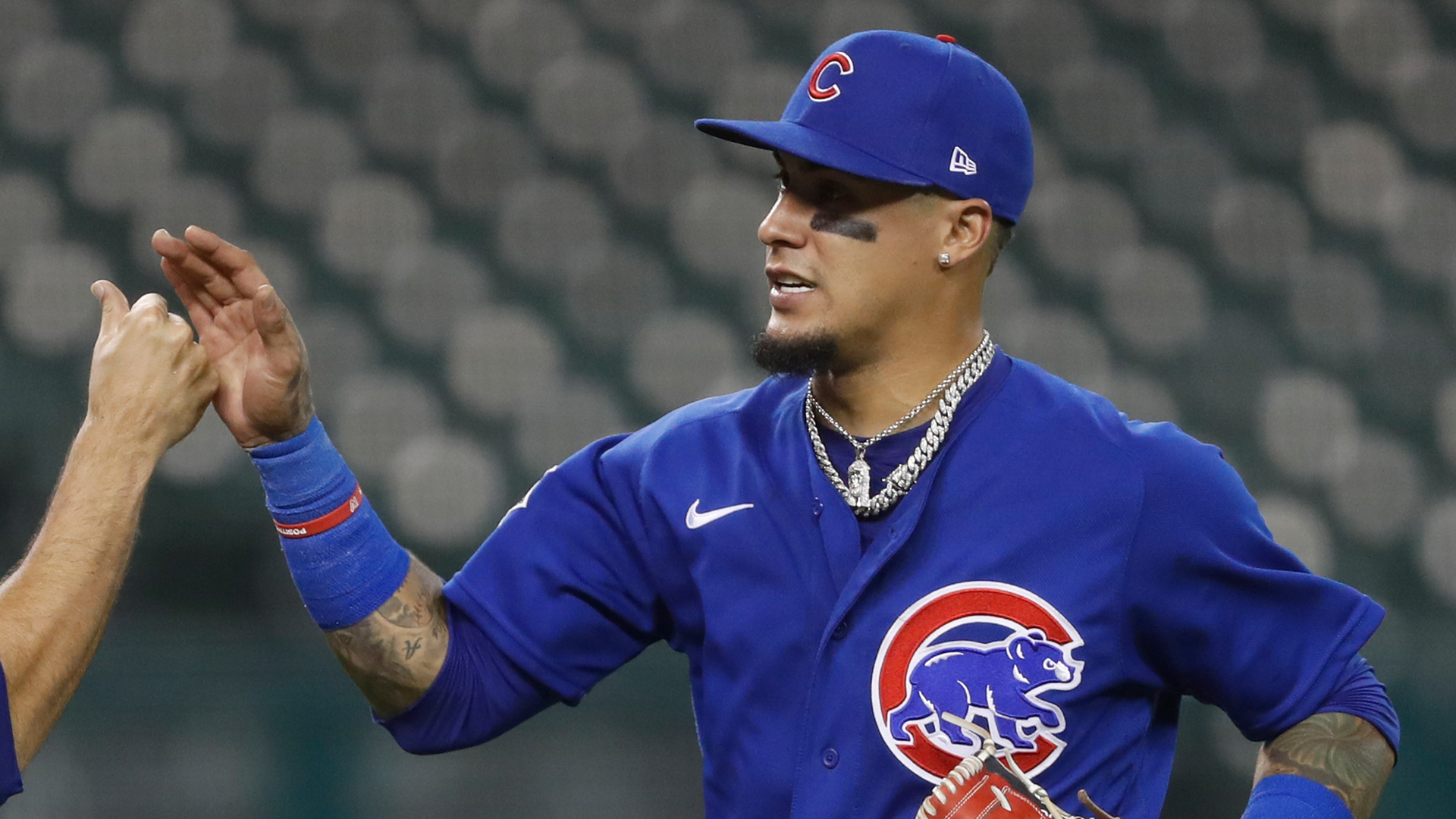 Javier Baez pulled from Cubs game for losing track of outs