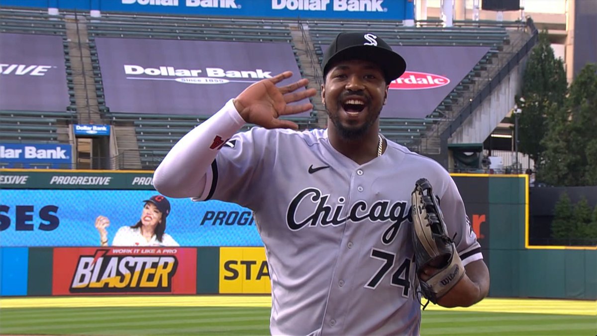 Chicago White Sox - Hi Mom! Happy Mother's Day!