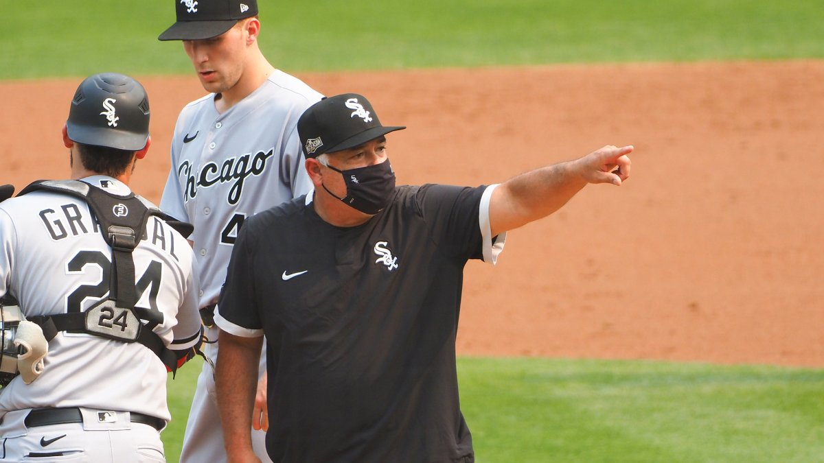 Cards walk off on Renteria's three-run shot 