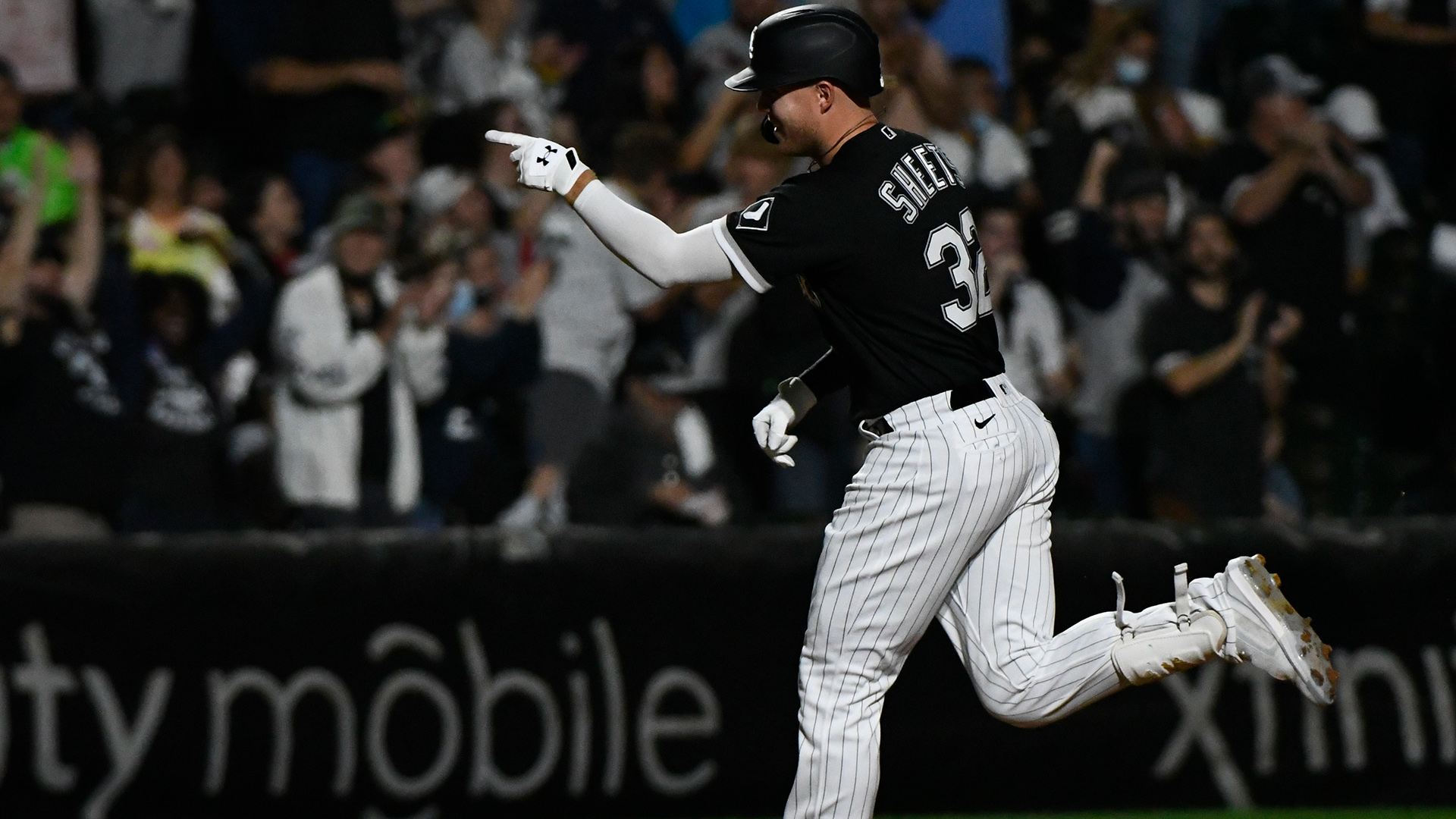 Gavin Sheets' *Other* Dad: The José Abreu Effect - South Side Sox